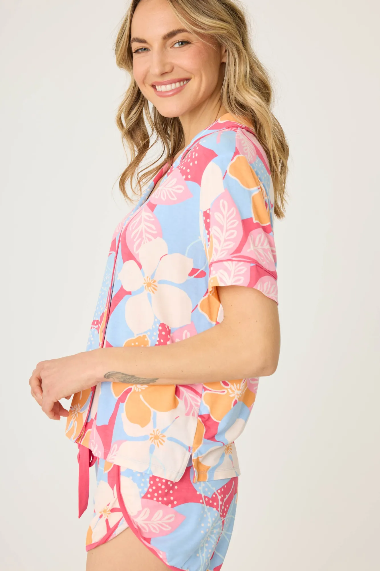 P.J. Salvage Tops | Florals & Botanicals>Tropical Dreams Floral Short Sleeve Top