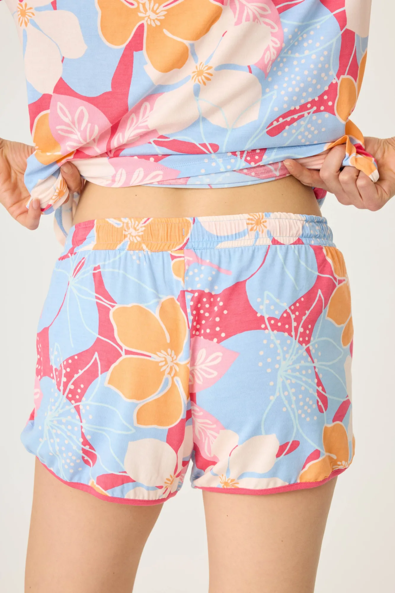 P.J. Salvage Bottoms | Florals & Botanicals>Tropical Dreams Floral Shorts